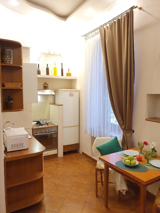 Inn Home Apartments - Pechersk Area Kyiv Exterior photo