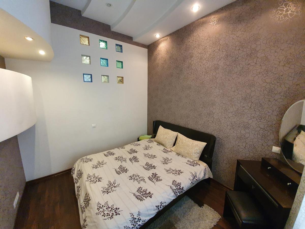 Inn Home Apartments - Pechersk Area Kyiv Exterior photo